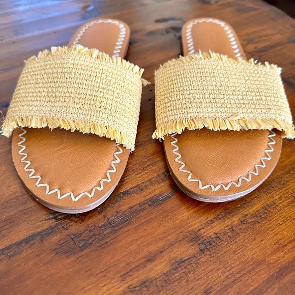 Universal Thread Raffia Sandals - Picture 2 of 3